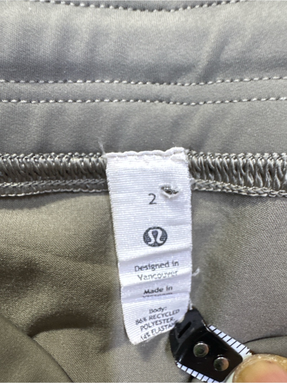 Lululemon Adapted State Jogger Pants Womens Sz 2 Olive Airflow Stretch - Picture 8 of 9